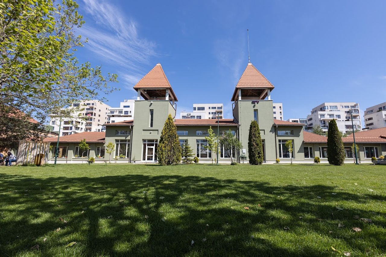 Școli și educație